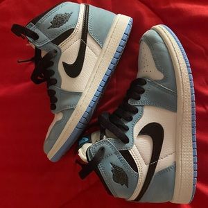 Jordan 1 Retro High OG University Blue size 13.5
